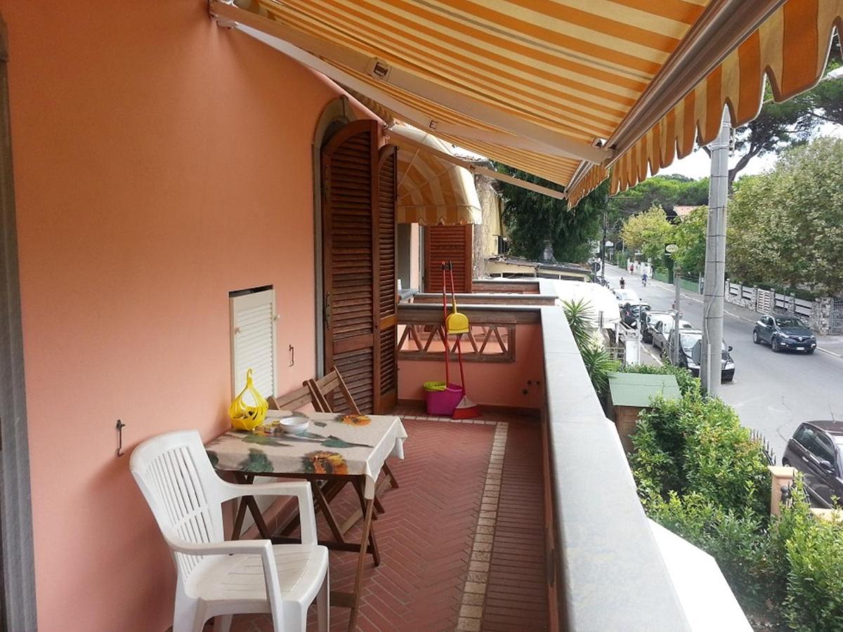 Casamare Gianluca Apartment Marina di Massa Bagian luar foto