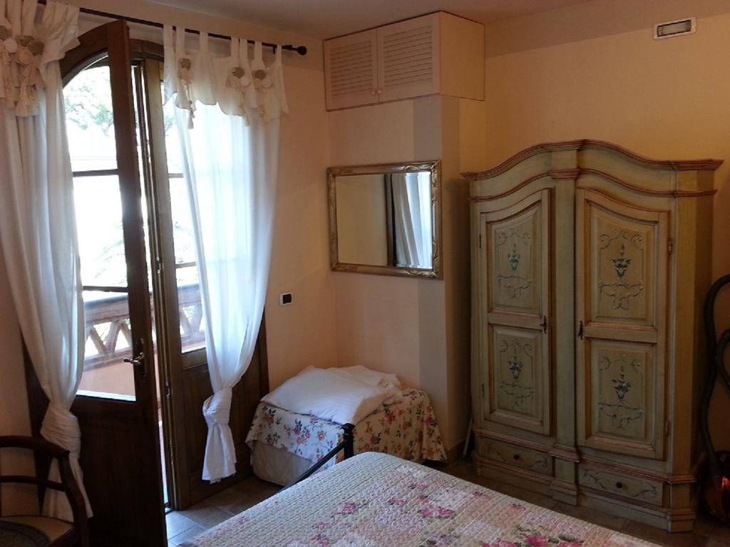 Casamare Gianluca Apartment Marina di Massa Ruang foto
